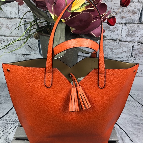 Neiman Marcus Handbags - Neiman Marcus Large Faux Pebble Grain Leather Tote
